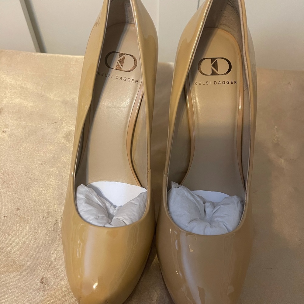 Women shoes NWOT by Kelsey Dagger